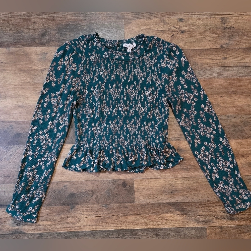Patrons of Peace Women's Green Floral Long Sleeve Ruffle Hem Smocked Blouse M
